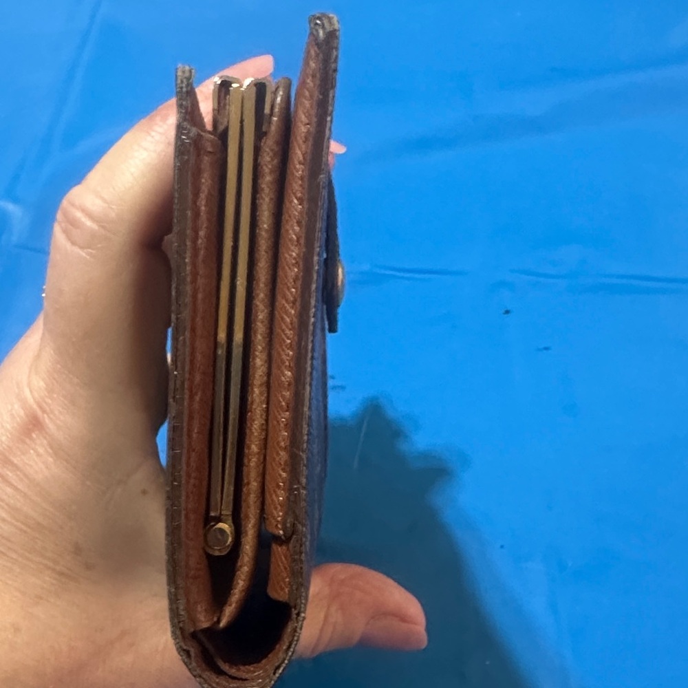 Louis Vuitton Monogram  Wallet  Brown with Gold KISS Lock - Picture 3 of 12